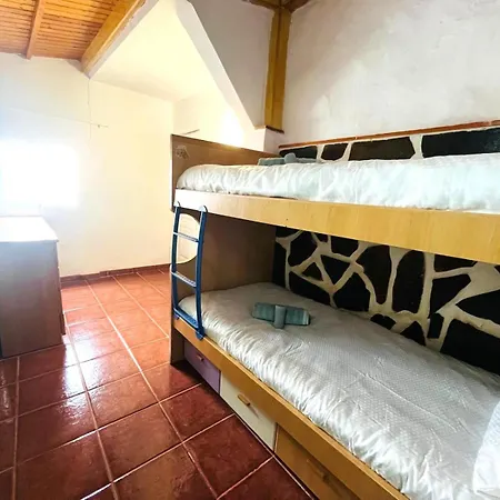 Peaceful And Private With Terrace Alpesi faház *